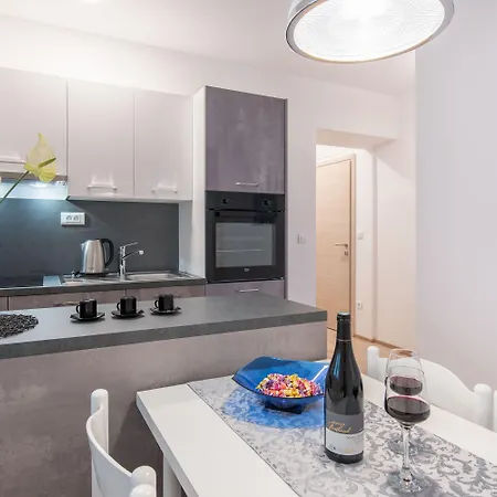 Zanic On The 3* Podstrana